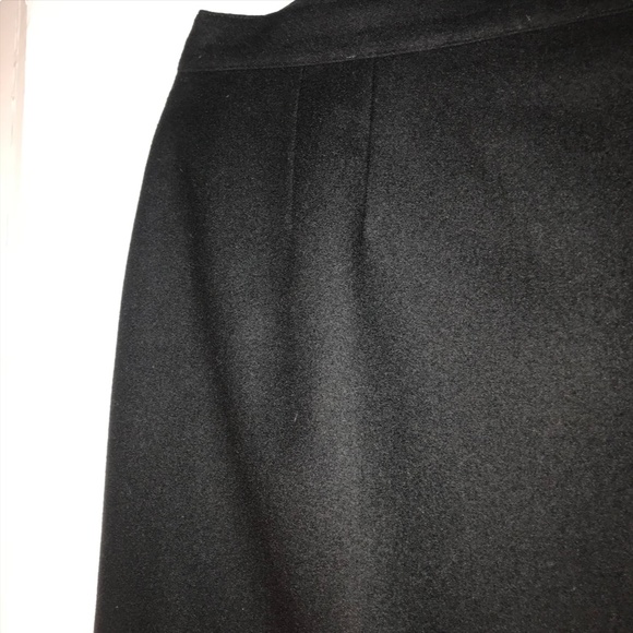 Wool flannel pencil skirt - Picture 3 of 3